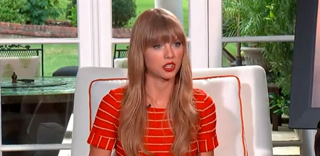 Taylor Swift hangs out with fans online 