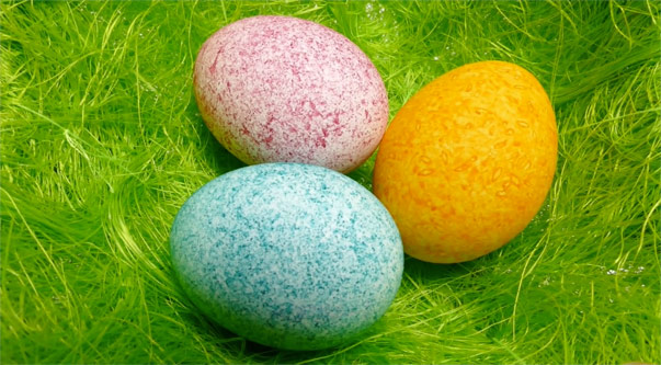 Unique Ways to Dye Your Easter Eggs [VIDEO]
