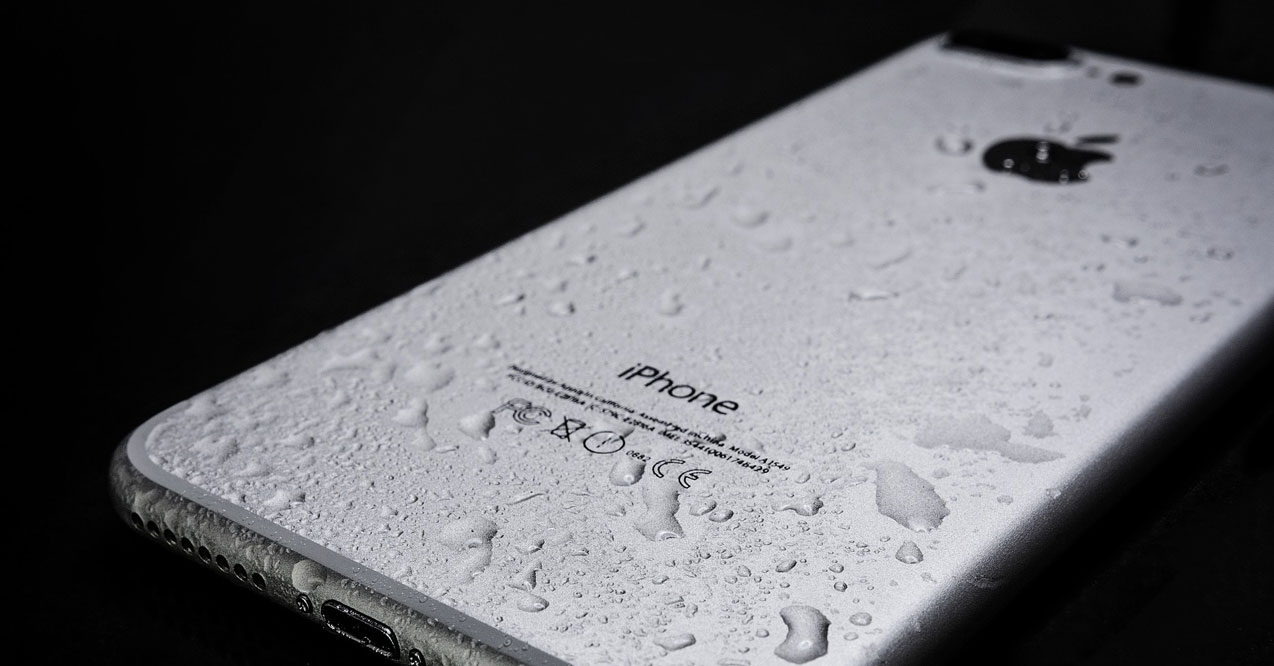 Splish Splash… iPhone Bath