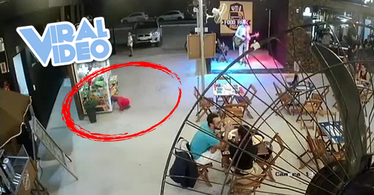 Viral Video: Kid Climbs Into a Claw Machine