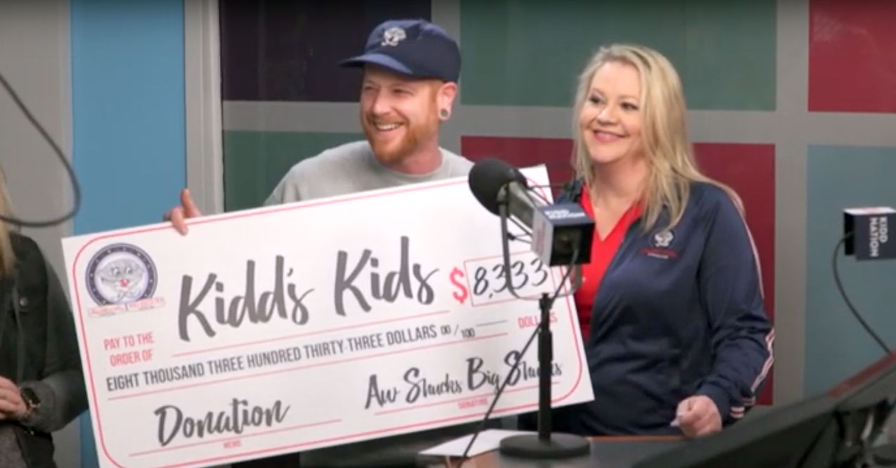 Aw Shucks Restaurant Donates to Kidd’s Kids!