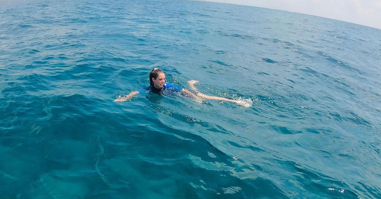 Ana Stranded In The Ocean